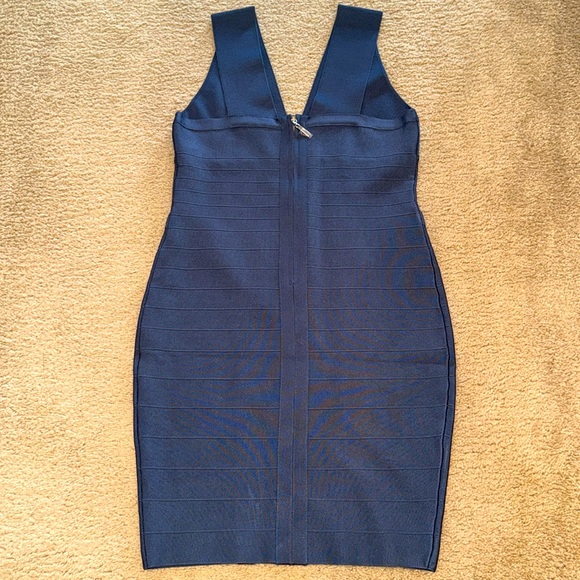 NWT Marciano Bodycon Dress with Silver Zipper Detail - Picture 4 of 6